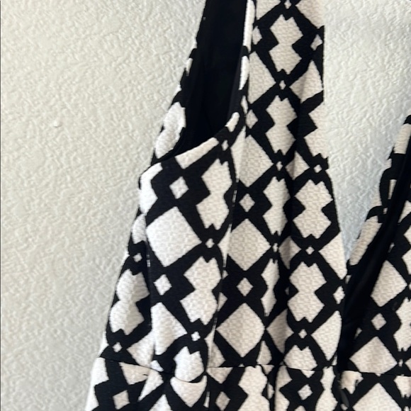 Black and White Geometric Dress - Picture 12 of 14